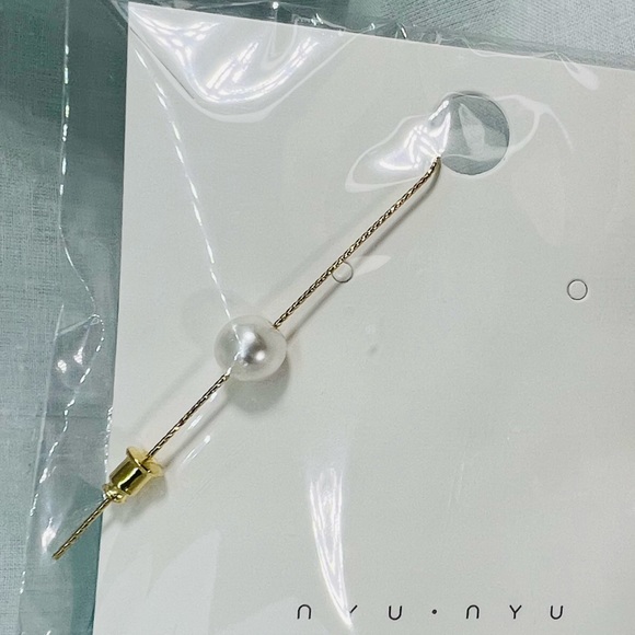 Golden Unique Faux Pearl Statement Bar Ear Cuff - Picture 3 of 8